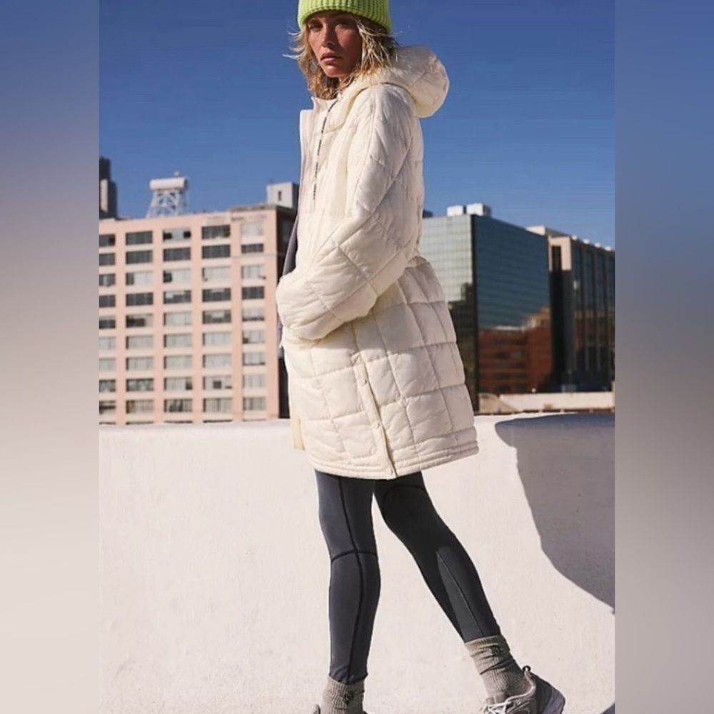 Movement by Free People Patricia Packable Poncho Puffer Size M